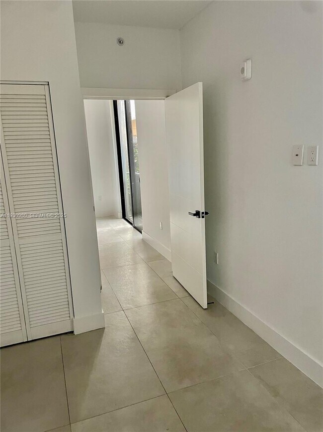 Building Photo - 1547 NW 2nd St