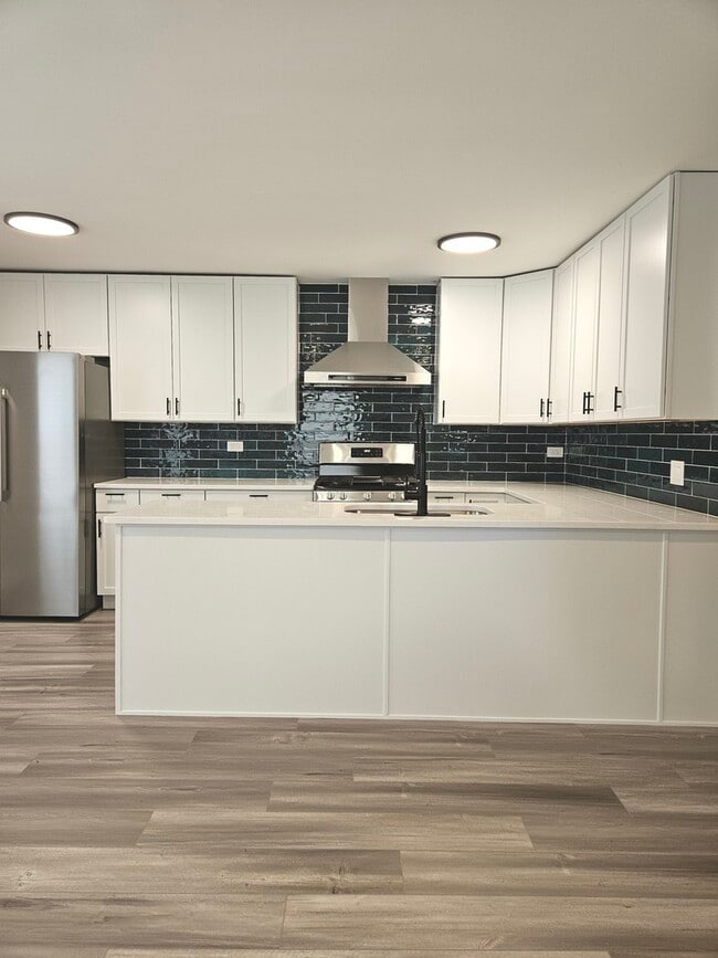 Primary Photo - 456 W Inverrary Ln