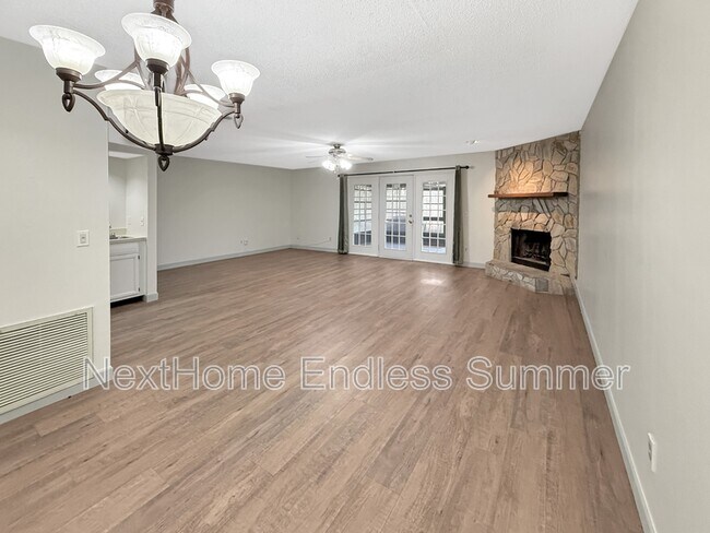 Building Photo - 10879 Cabbage Pond Ct