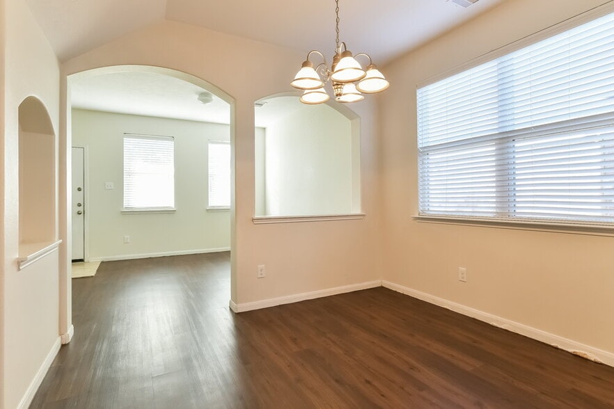 Building Photo - 1006 Blair Field Ln