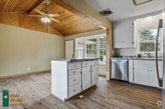 Building Photo - 4 Bedroom Home in Brooklyn Center