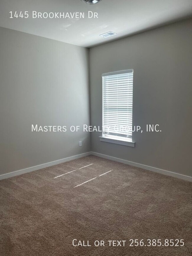 Building Photo - 1445 Brookhaven Dr