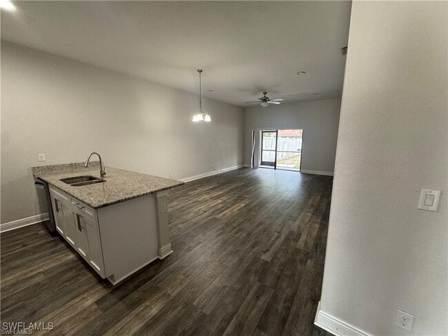 Building Photo - 3414 Santa Barbara Blvd