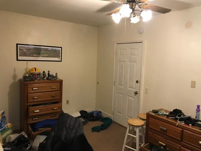 Building Photo - 4 br, 2 bath Duplex - 429 Atwood St Apt 1