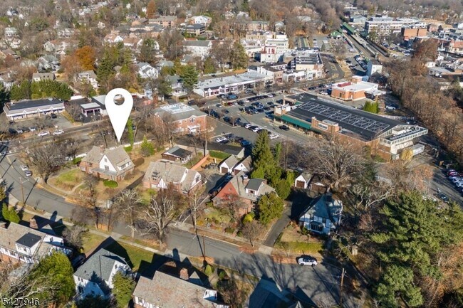 Building Photo - 57 Pomander Walk