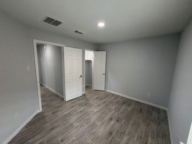 Building Photo - 32327 Cross Spring Park Ln