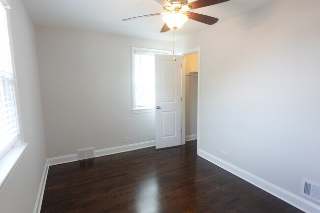 Building Photo - 2247 S 9th Ave