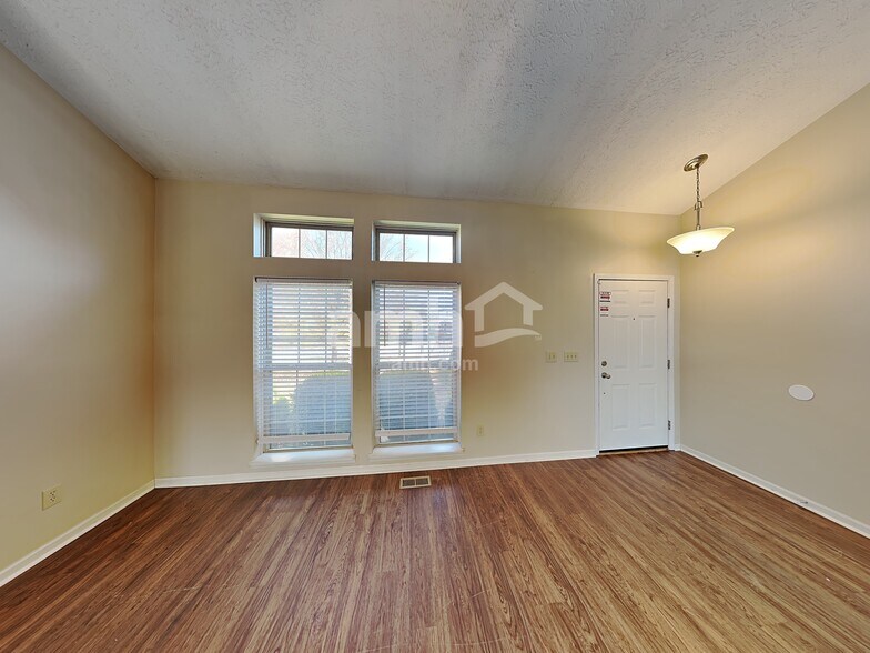 Building Photo - 6429 Ewen Cir