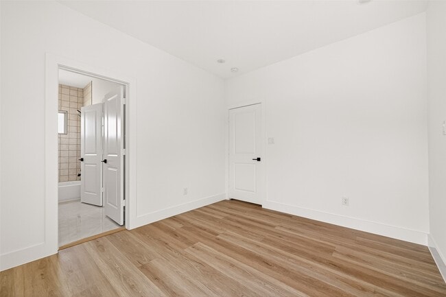 Building Photo - 7422 Maxroy St