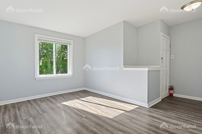 Building Photo - 17 Wachusett St
