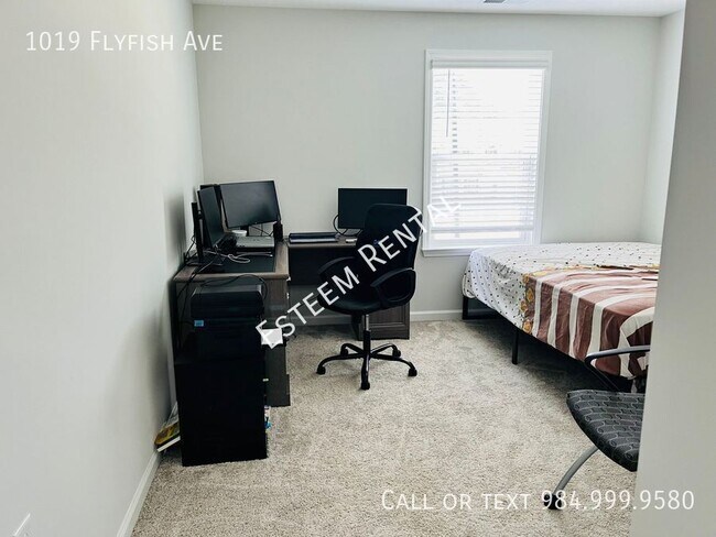 Building Photo - 1019 Flyfish Ave