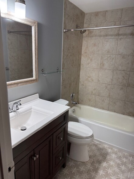 Building Photo - 520 Mariedale Dr