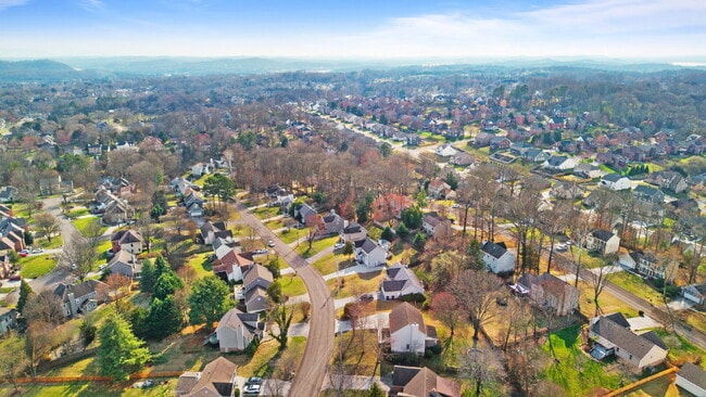 Building Photo - *RESERVED - Contact Us to Submit A Backup App!* Fully Renovated 4BR/2.5BA Gem in Sought-After Ben...