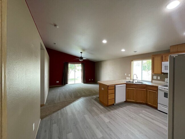 Building Photo - Spacious 1,520 Sq. Ft. Home with Open Floor Plan