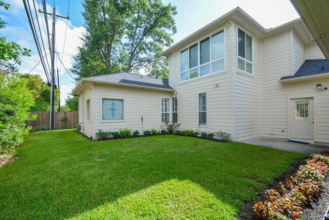 Building Photo - 2326 Walnut Bend Ln