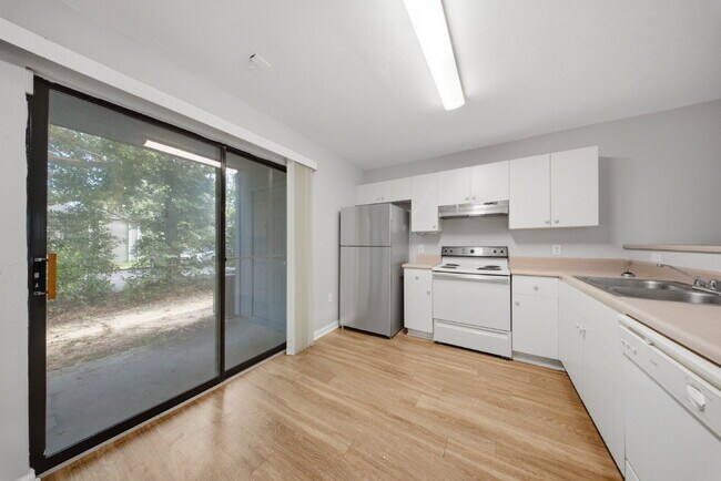 Building Photo - 132 Dixie Dr