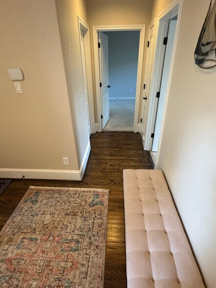 Building Photo - 1387 Studer St