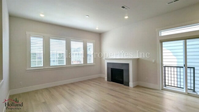 Building Photo - 13728 SW 166th Ave
