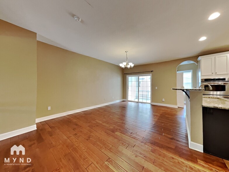Building Photo - 3759 S Dayton Way