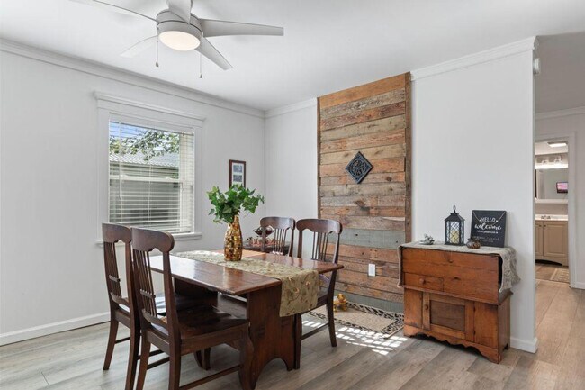 Building Photo - 1308 Fredrick Ln