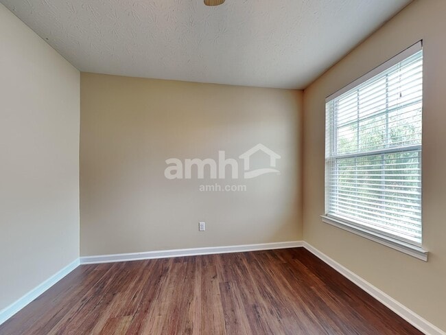 Building Photo - 460 Pewter Hill Ct