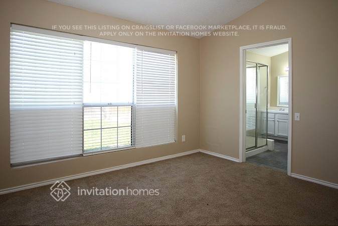 Building Photo - 501 Kalmia Dr