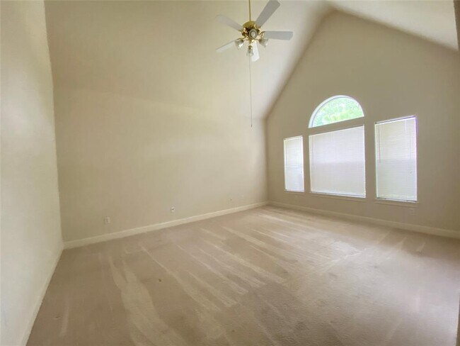 Building Photo - 10122 Meridian Lakes Dr