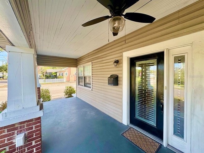 Building Photo - 302 W Haya St