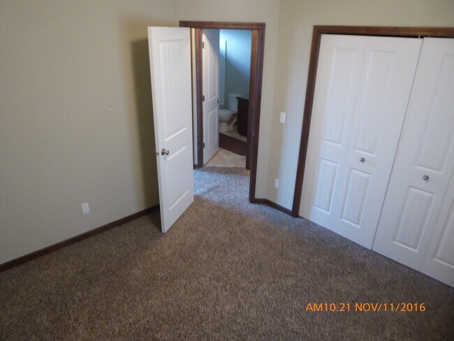 Building Photo - 3 Bed, 2.5 Bath in Post Falls, ID! Move-in...