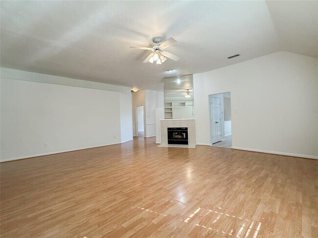 Building Photo - 311 N Rush Haven Cir