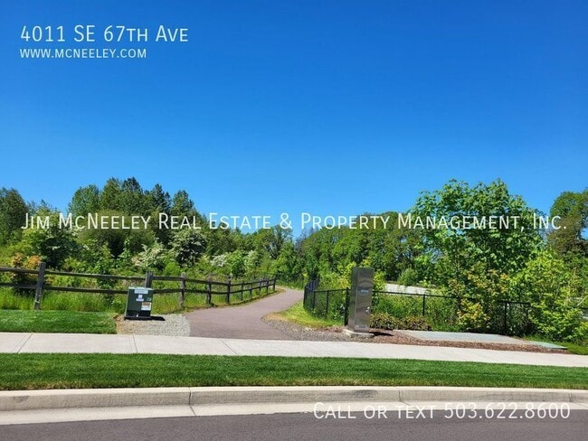 Building Photo - 4011 SE 67th Ave