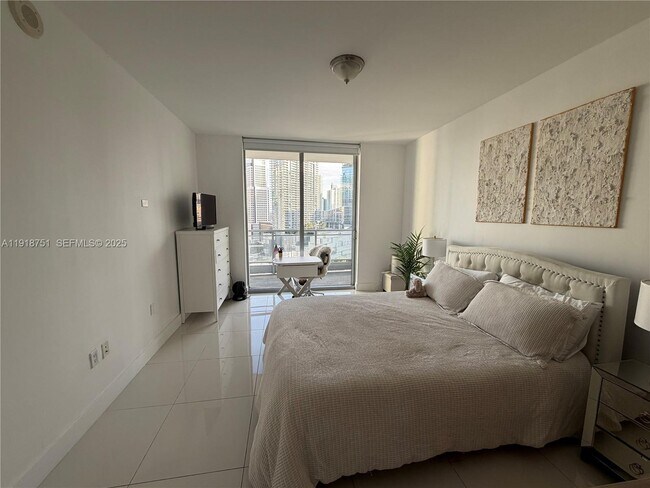 Building Photo - 90 SW 3rd St