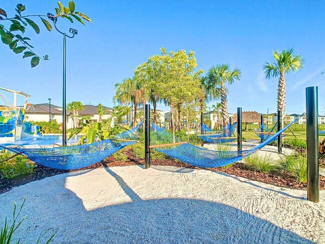 Building Photo - 1520 Oasis Club Blvd