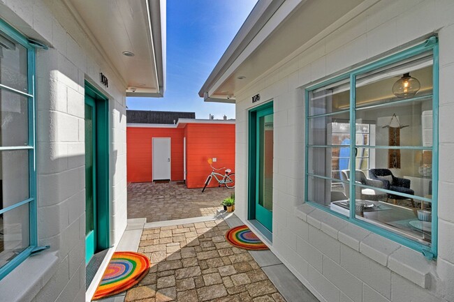 Building Photo - 1076S - Seaward Beach Modern Bungalows