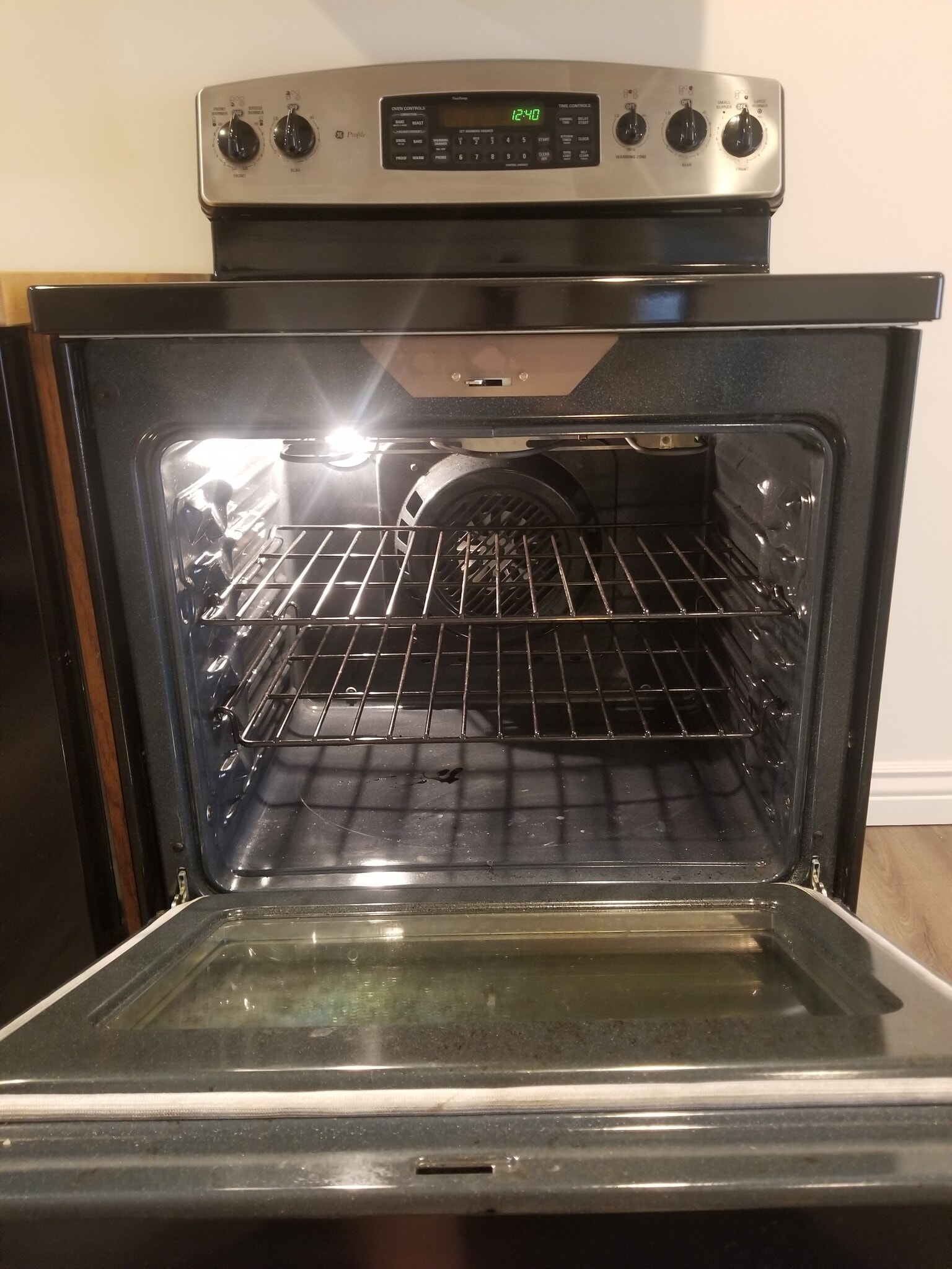 Oven 2 - 39 N Archmore St