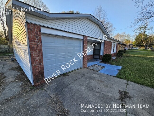 Building Photo - 713 King Pl