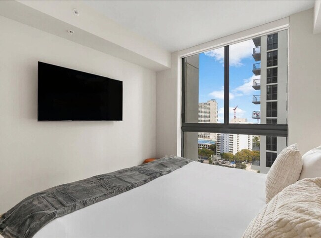 Building Photo - 11 NE 6th St