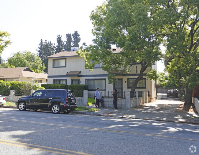 Building - Treasured Townhomes