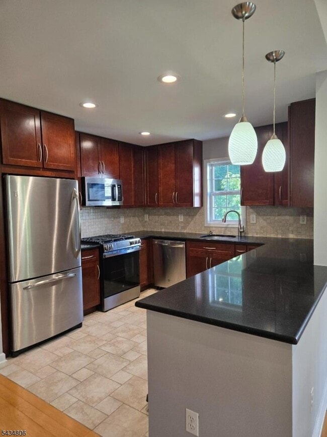 Building Photo - 313 Winthrop Dr