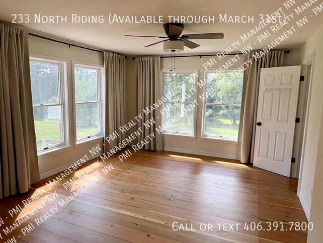 Building Photo - 233 N Riding