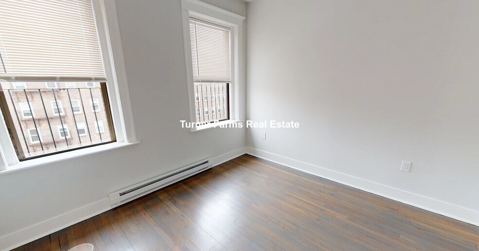 Building Photo - 211 Park Dr