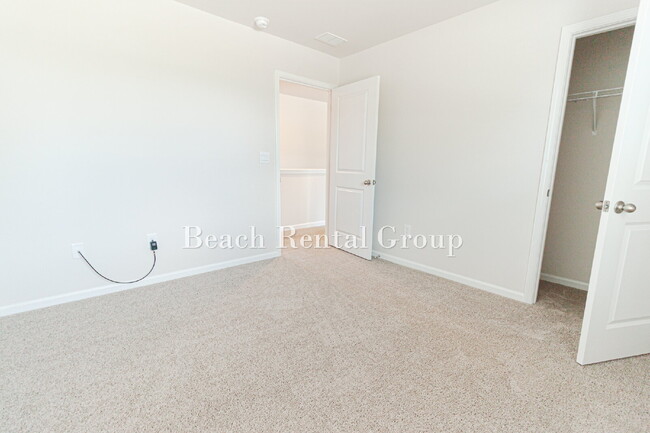Building Photo - 5 Bedroom Home in Myrtle Beach