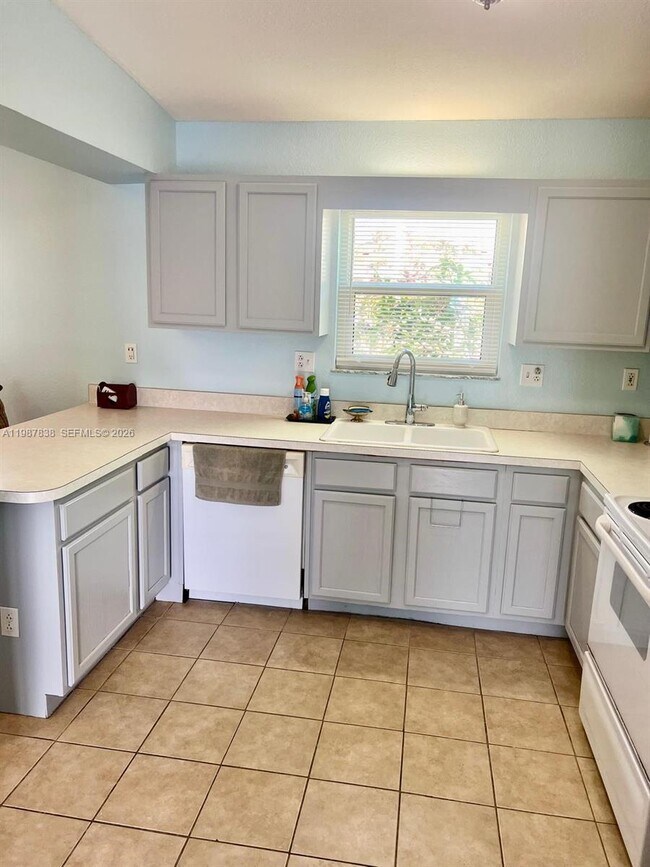 Building Photo - 31107 Ave I