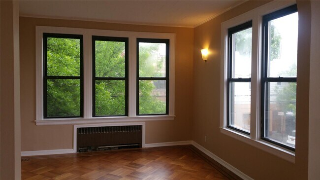 Primary Photo - 2115F Grove St