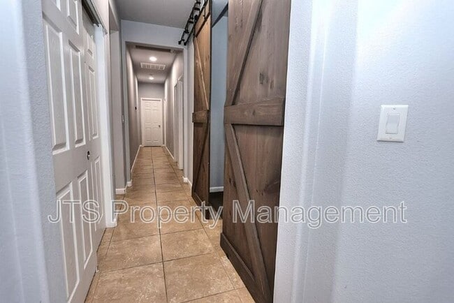 Building Photo - 4086 Pinoche Peak Way