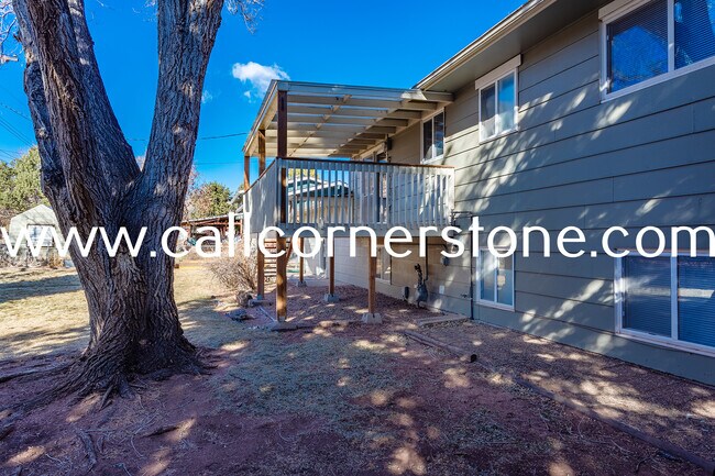 Building Photo - 1334 Pike Dr
