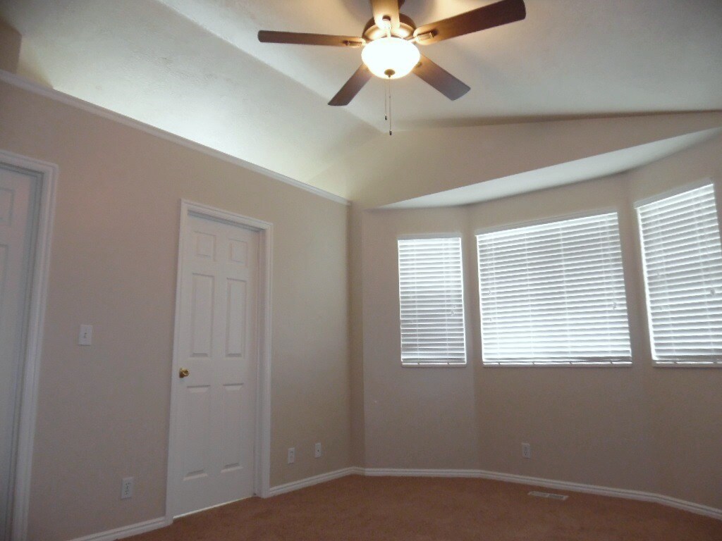 Building Photo - 3128 N 1325 E