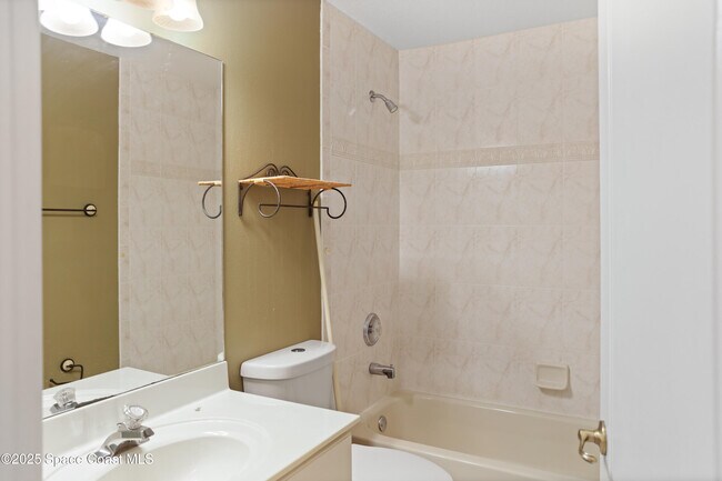 Building Photo - 645 Brockton Way