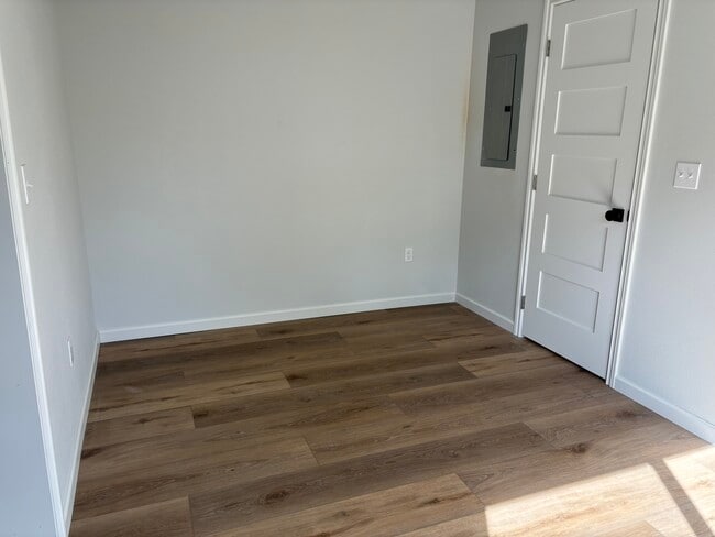 Building Photo - 7710 SE Mitchell St