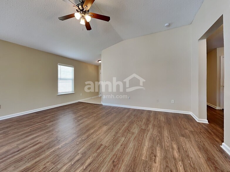 Building Photo - 12712 Daylight Trl